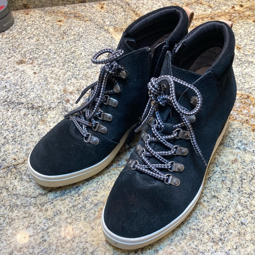 Dr SchollsBlack Suede High-Top wedge Sneakers, size 6
